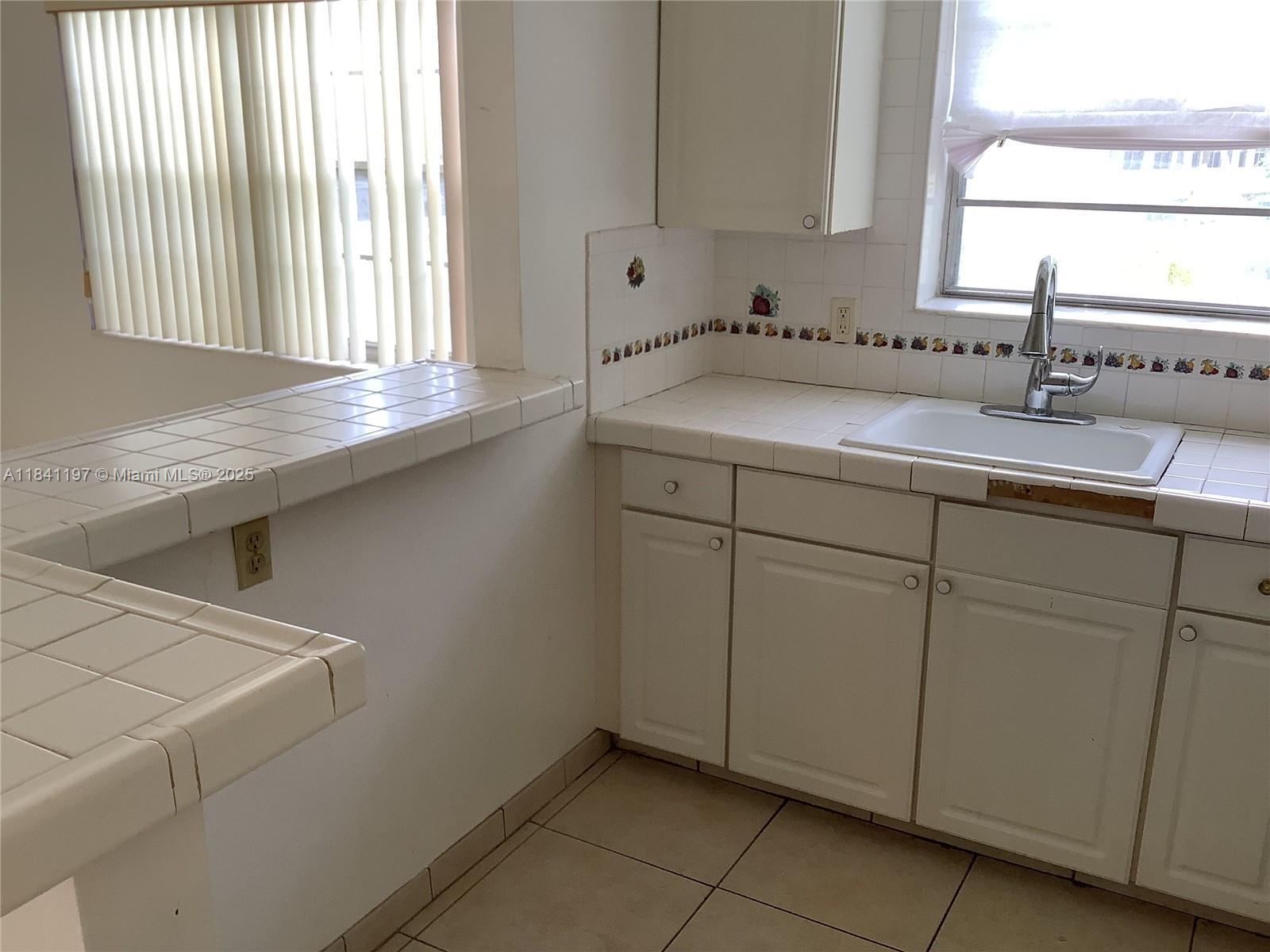WINDSOR CONDOS - Residential Lease
