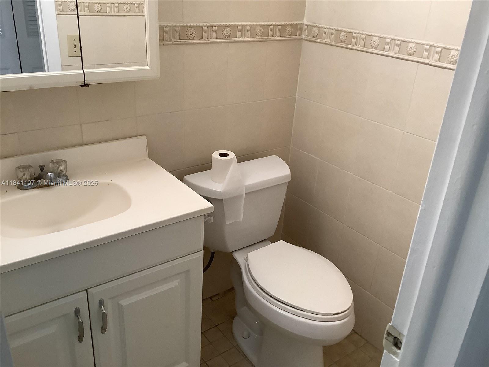 WINDSOR CONDOS - Residential Lease