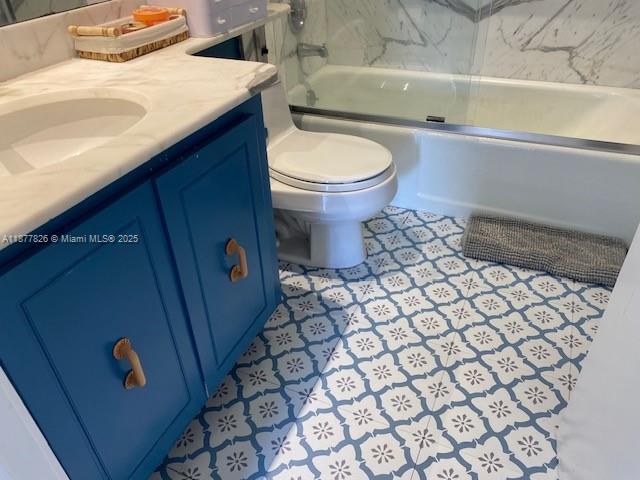 COMMODORE CLUB SOUTH COND - Residential Lease