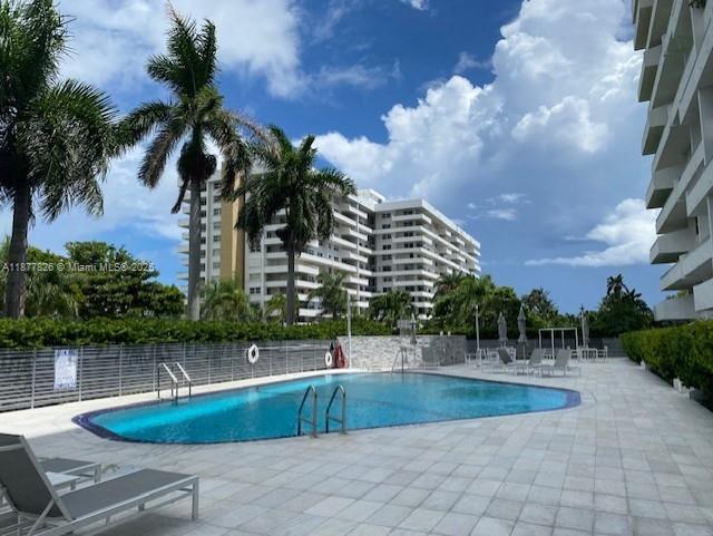 COMMODORE CLUB SOUTH COND - Residential Lease
