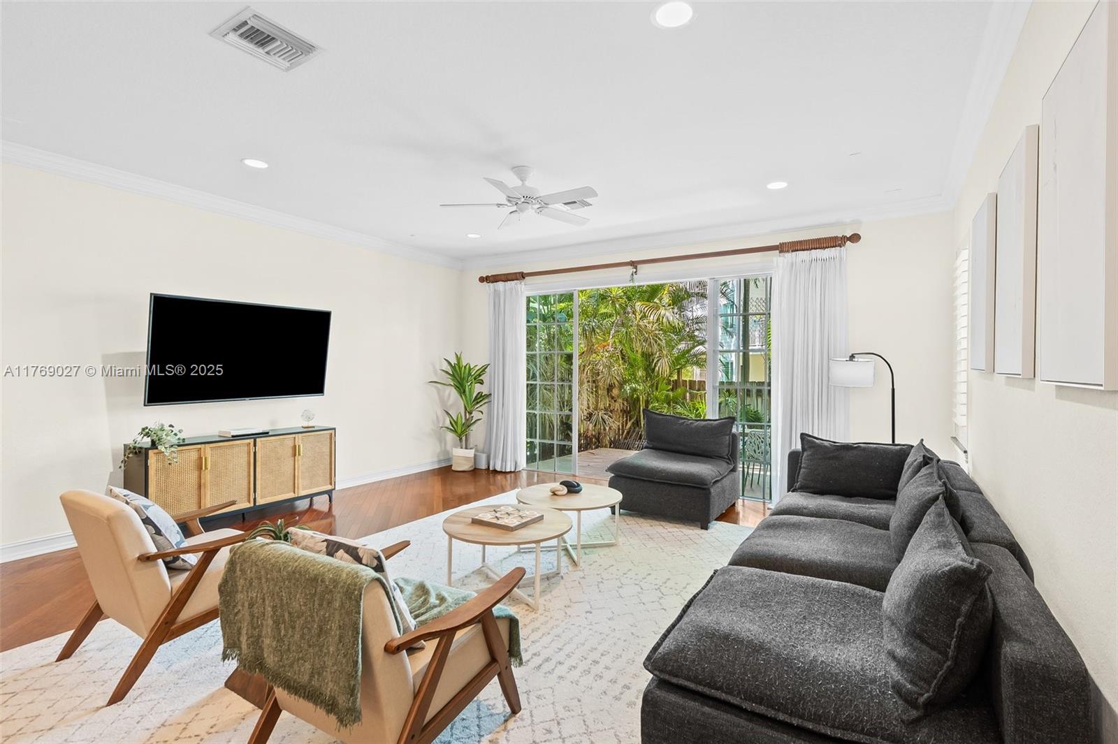 SAILBOAT BEND - Residential