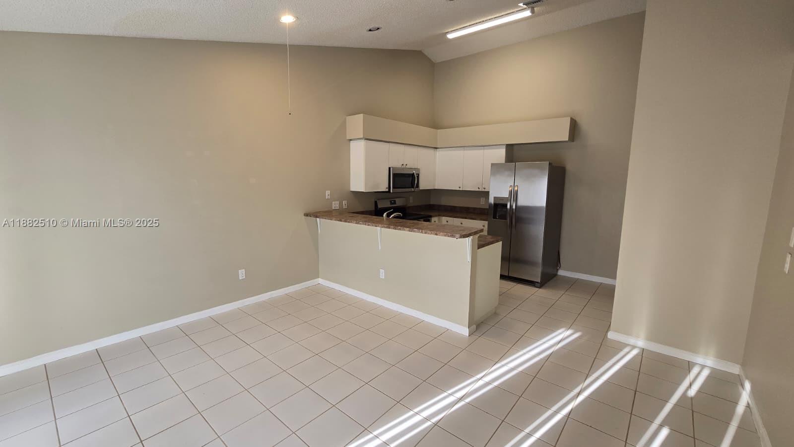 13048 Meadowbreeze Dr