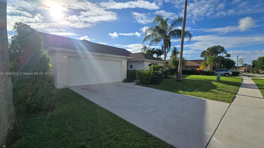 Photo of 13048 Meadowbreeze Dr, Wellington, FL 33414 (MLS # A11882510)