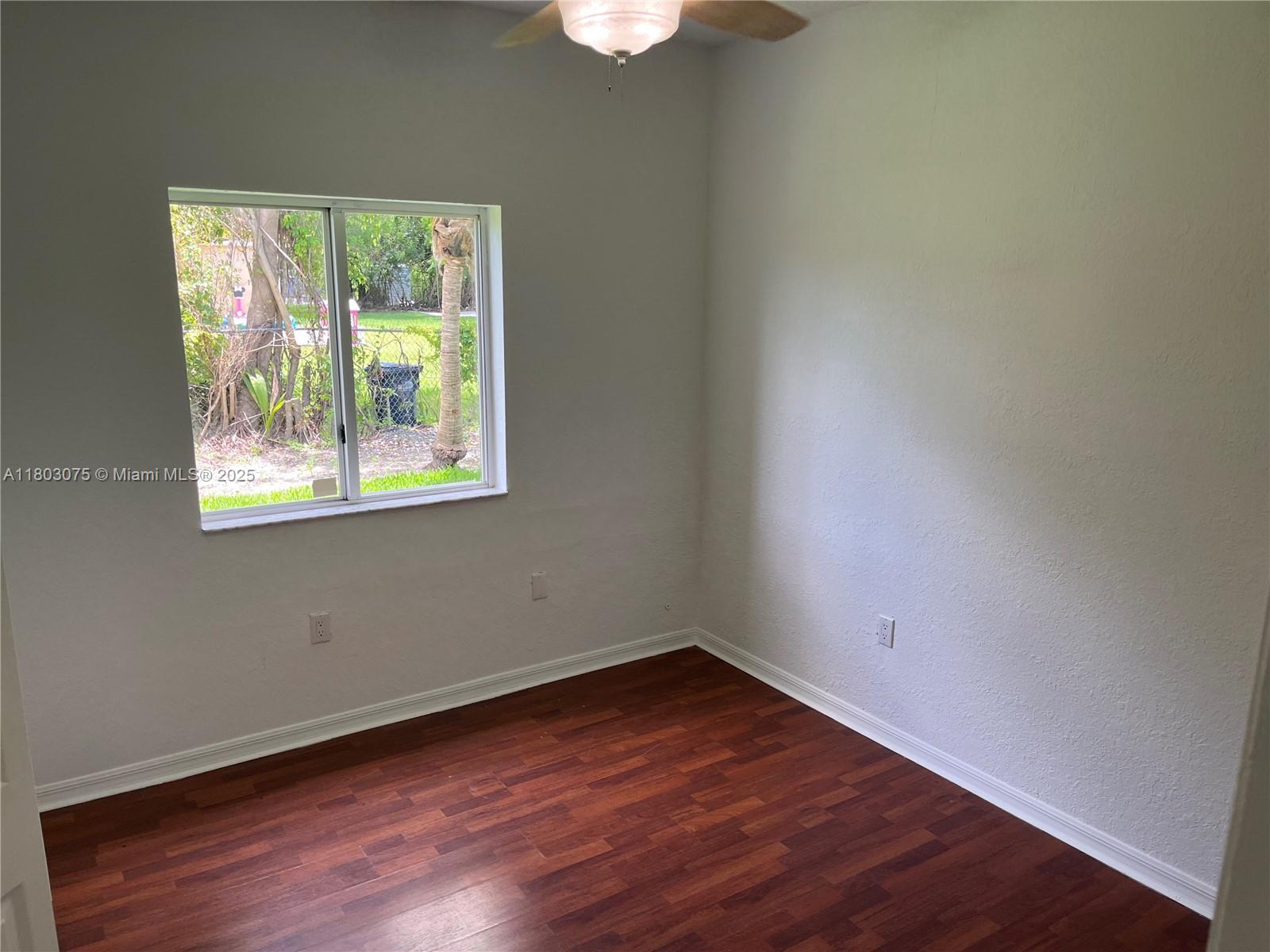 ESTATE MANSIONS - Residential Lease