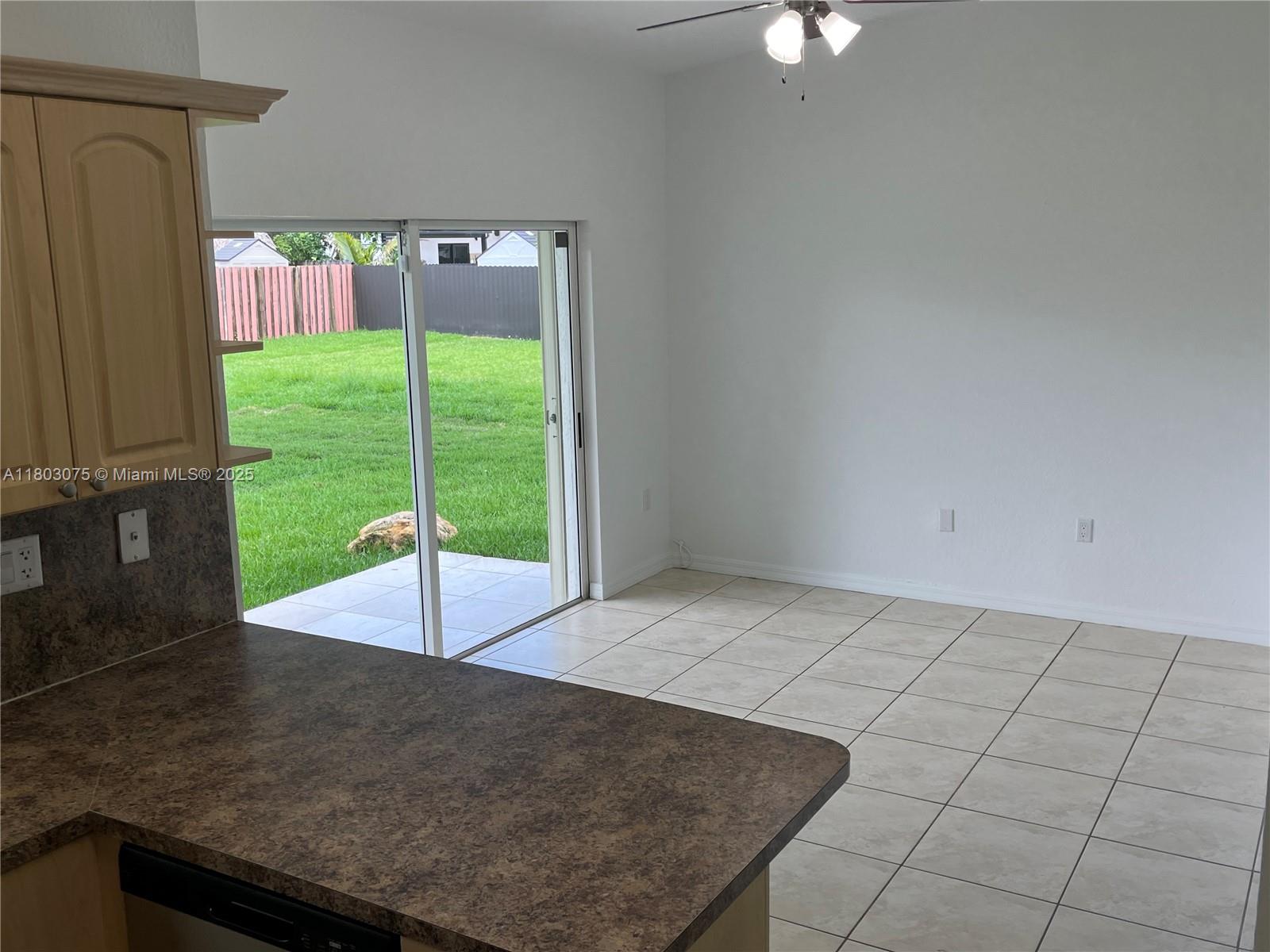 ESTATE MANSIONS - Residential Lease