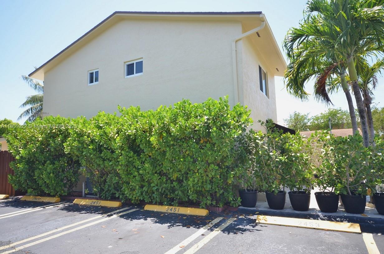 TWIN HOMES VILLAGE II CON - Residential