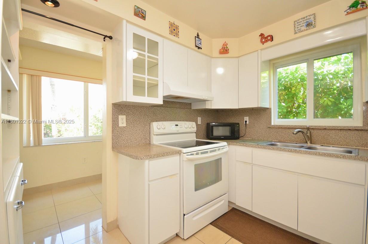 TWIN HOMES VILLAGE II CON - Residential