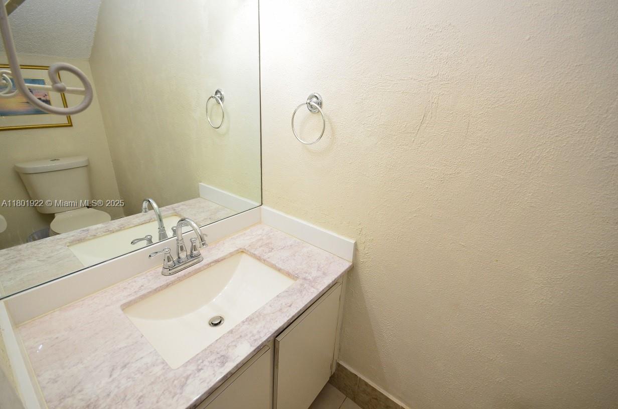 TWIN HOMES VILLAGE II CON - Residential