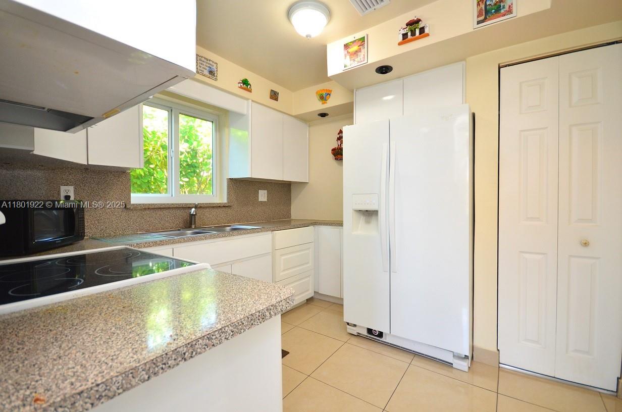 TWIN HOMES VILLAGE II CON - Residential