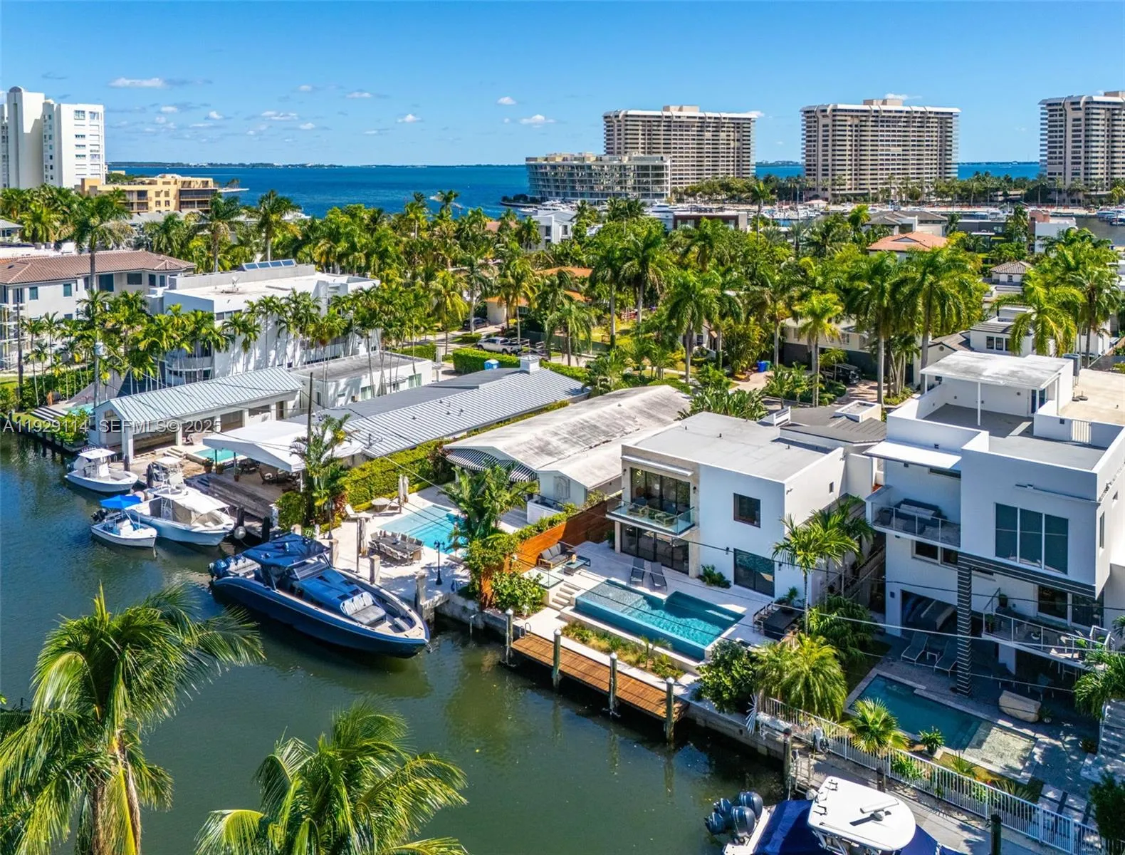 Miami, Florida 33133, United States, 4 Bedrooms Bedrooms, ,4 BathroomsBathrooms,Residential,Active,253931