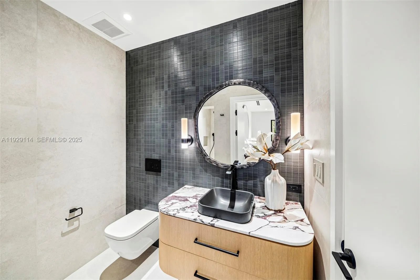 Miami, Florida 33133, United States, 4 Bedrooms Bedrooms, ,4 BathroomsBathrooms,Residential,Active,253931