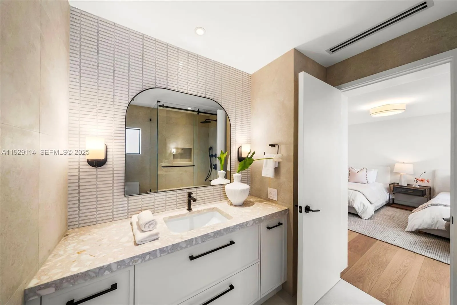 Miami, Florida 33133, United States, 4 Bedrooms Bedrooms, ,4 BathroomsBathrooms,Residential,Active,253931