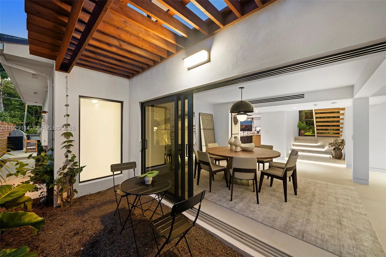 Miami, Florida 33133, United States, 4 Bedrooms Bedrooms, ,4 BathroomsBathrooms,Residential,Active,253931