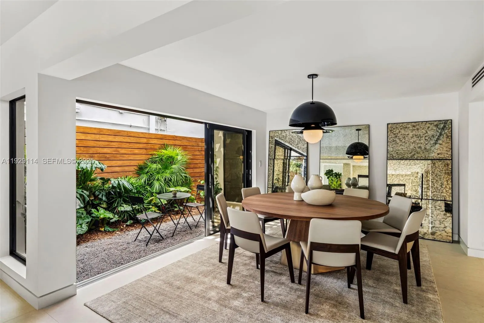 Miami, Florida 33133, United States, 4 Bedrooms Bedrooms, ,4 BathroomsBathrooms,Residential,Active,253931