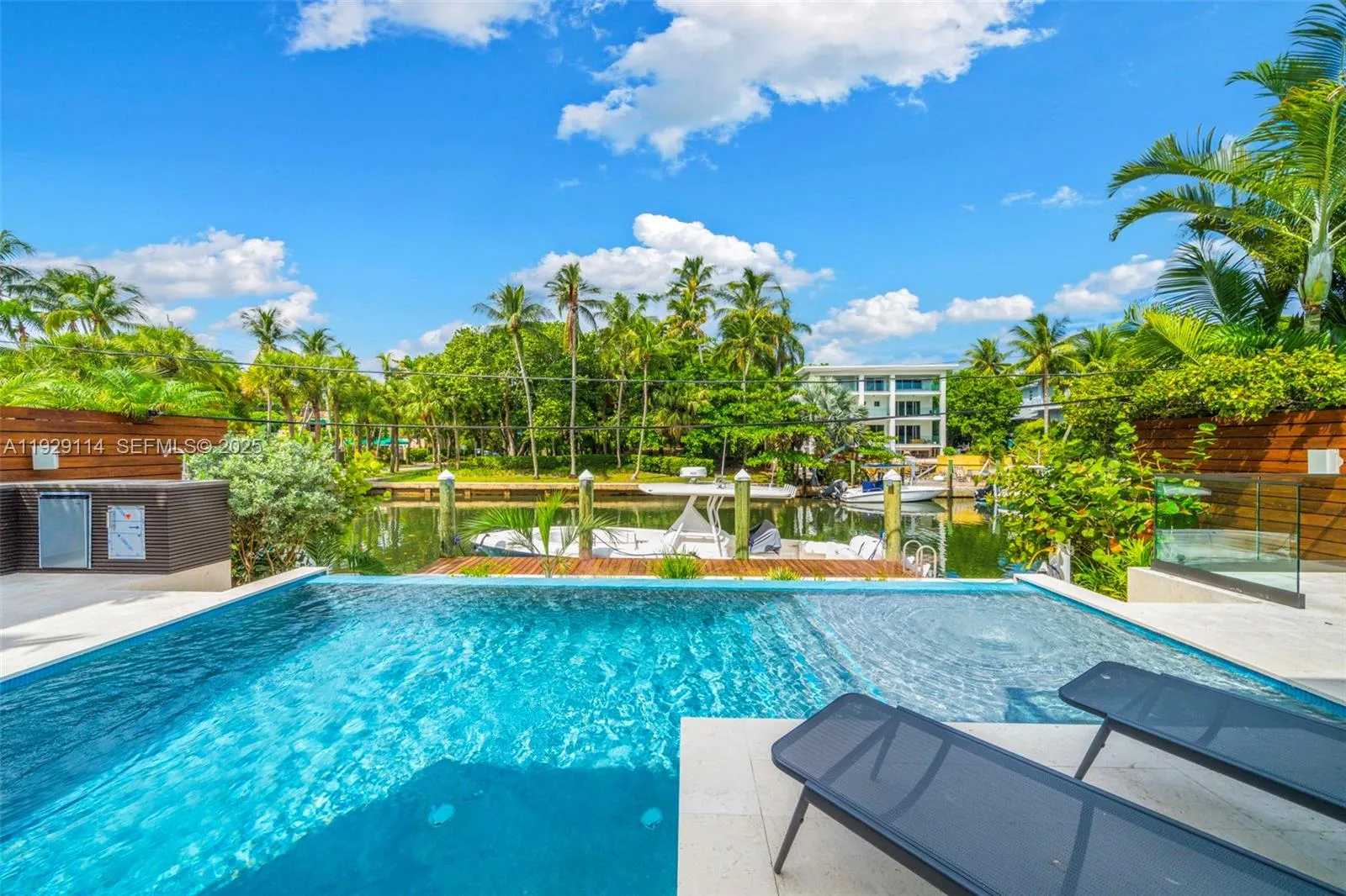 Miami, Florida 33133, United States, 4 Bedrooms Bedrooms, ,4 BathroomsBathrooms,Residential,Active,253931