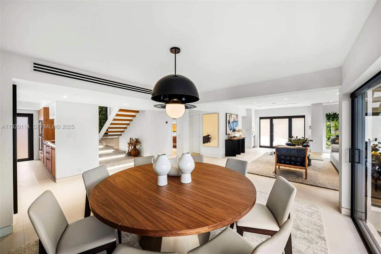 Miami, Florida 33133, United States, 4 Bedrooms Bedrooms, ,4 BathroomsBathrooms,Residential,Active,253931