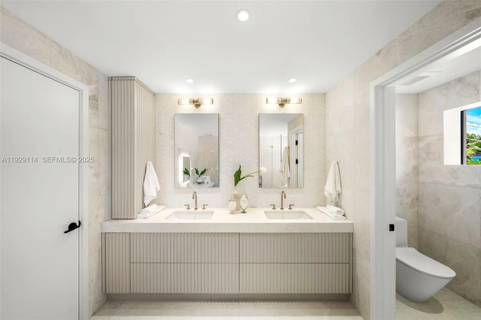 Miami, Florida 33133, United States, 4 Bedrooms Bedrooms, ,4 BathroomsBathrooms,Residential,Active,253931