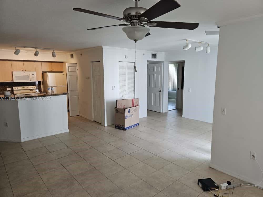 VILLA DEL SOL CONDO - Residential Lease