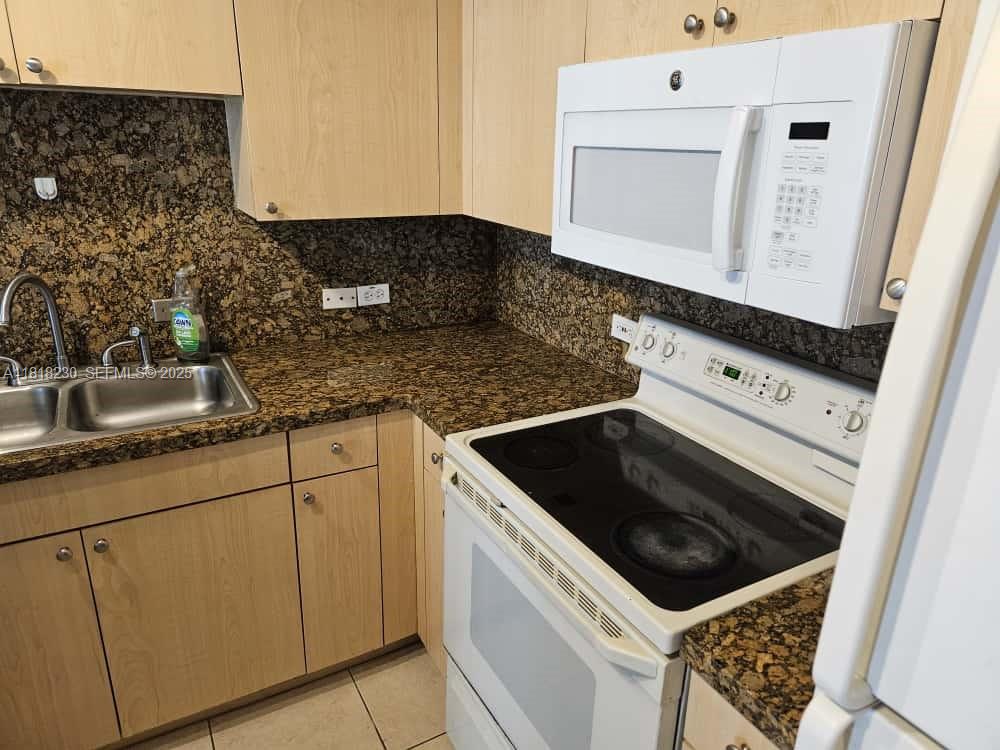 VILLA DEL SOL CONDO - Residential Lease