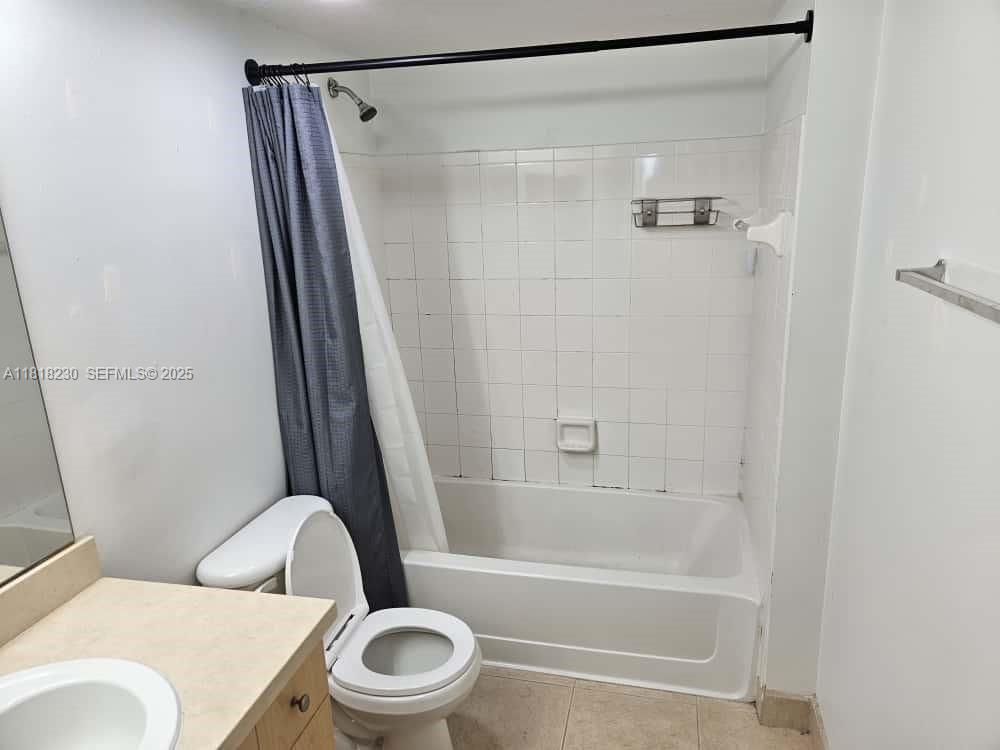 VILLA DEL SOL CONDO - Residential Lease