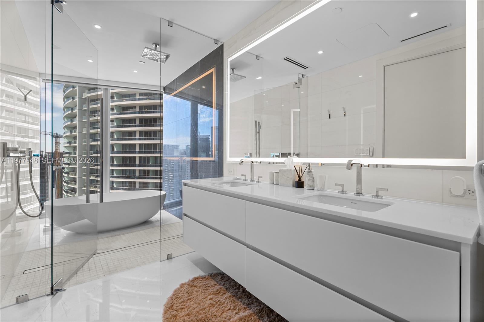 ASTON MARTIN RESIDENCES - Residential