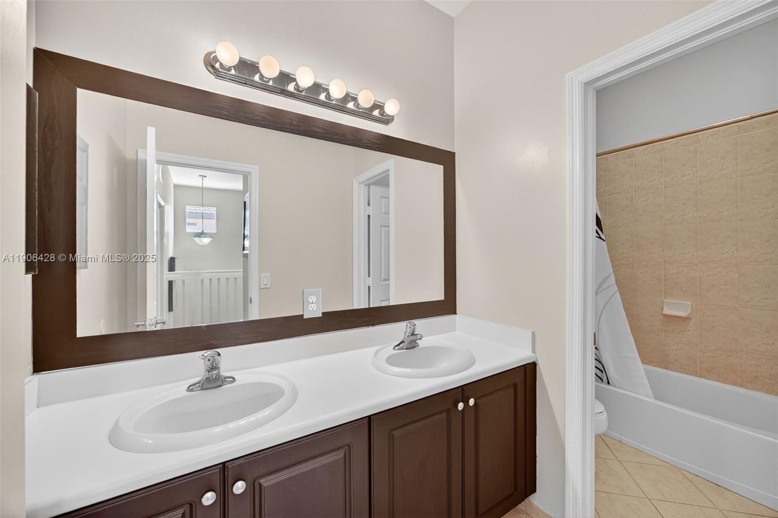 ATLANTIS AT OASIS - Residential Lease