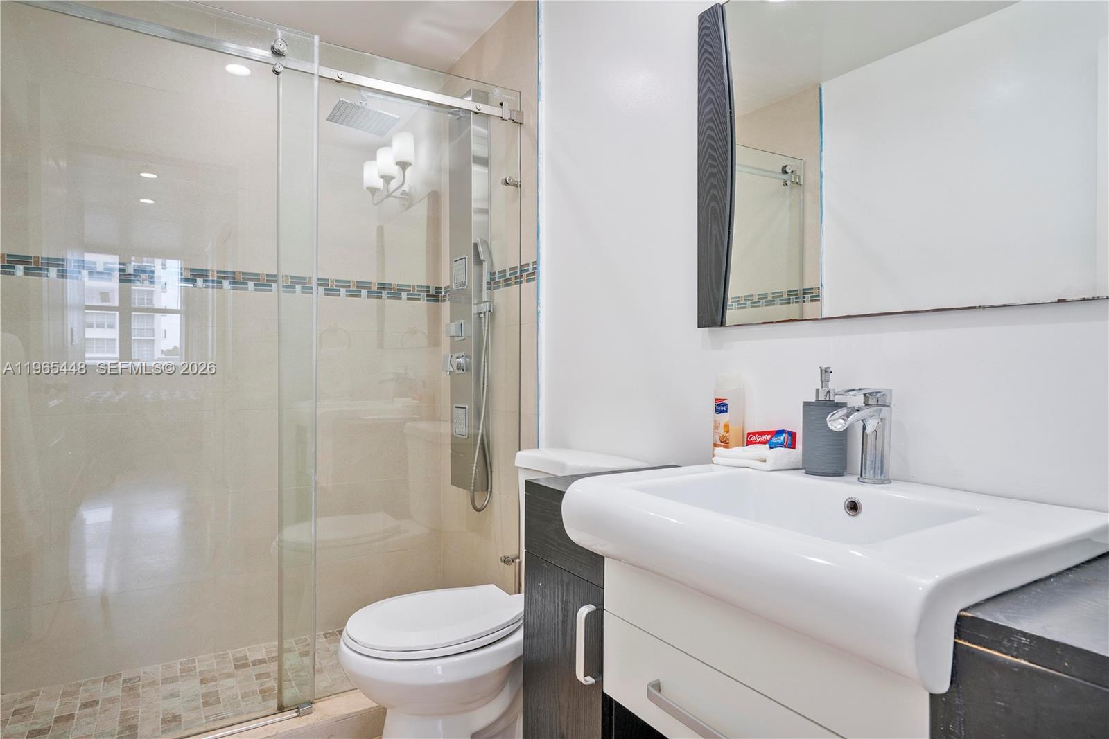 5601 Collins Ave 423