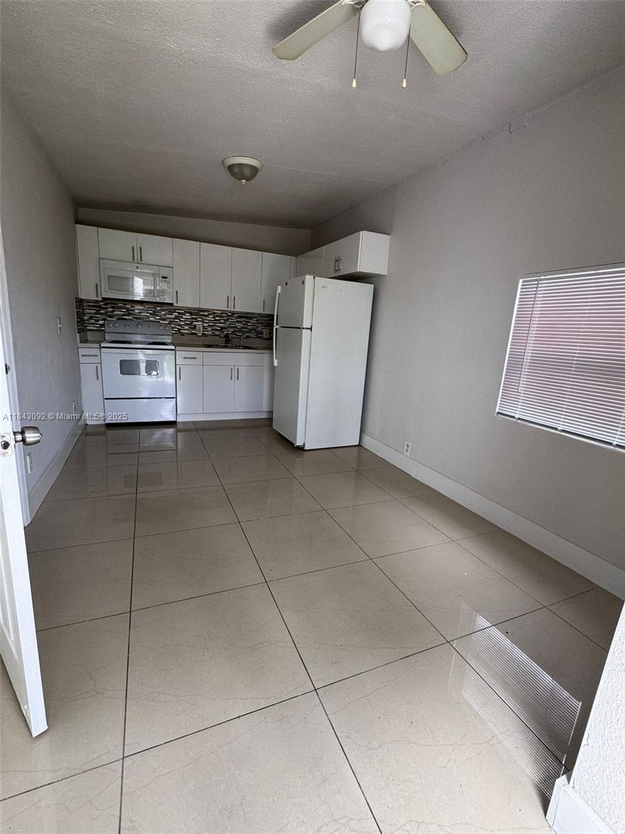 Modern 1-Bedroom Apartment in Prime Hollywood Location – Utilities Included
This updated 1-bedroom, 1-bath unit offers a practical and comfortable layout ideal for those seeking simplicity and value. Conveniently located on the first floor, this apartment features:
Hollywood, FL 33020
1 Bedroom| 1 Bathroom
$1,450/month
1 Assigned Parking Space
Flat Utility Fee: $150/month for Water & Electricity
Pet-Friendly (Additional $35/month)
Monthly gross household income must be 3x the base rent. No prior evictions or violent criminal history. Deposits for move-in: 1st month's rent the last month's rent, and a security deposit equal to one month's rent.