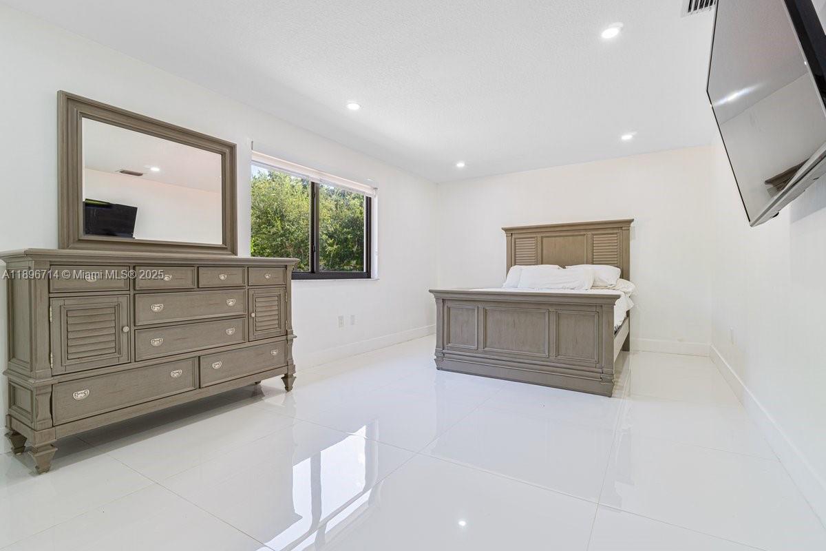 SUNNYVIEW SUB - Residential Lease