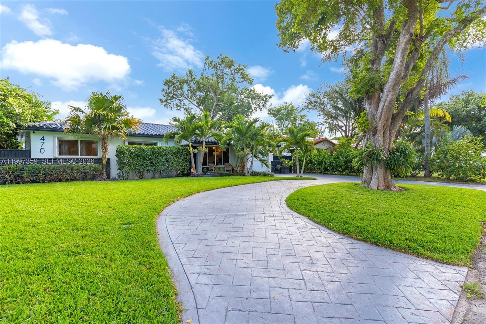 GLENDALE MANOR - Residential