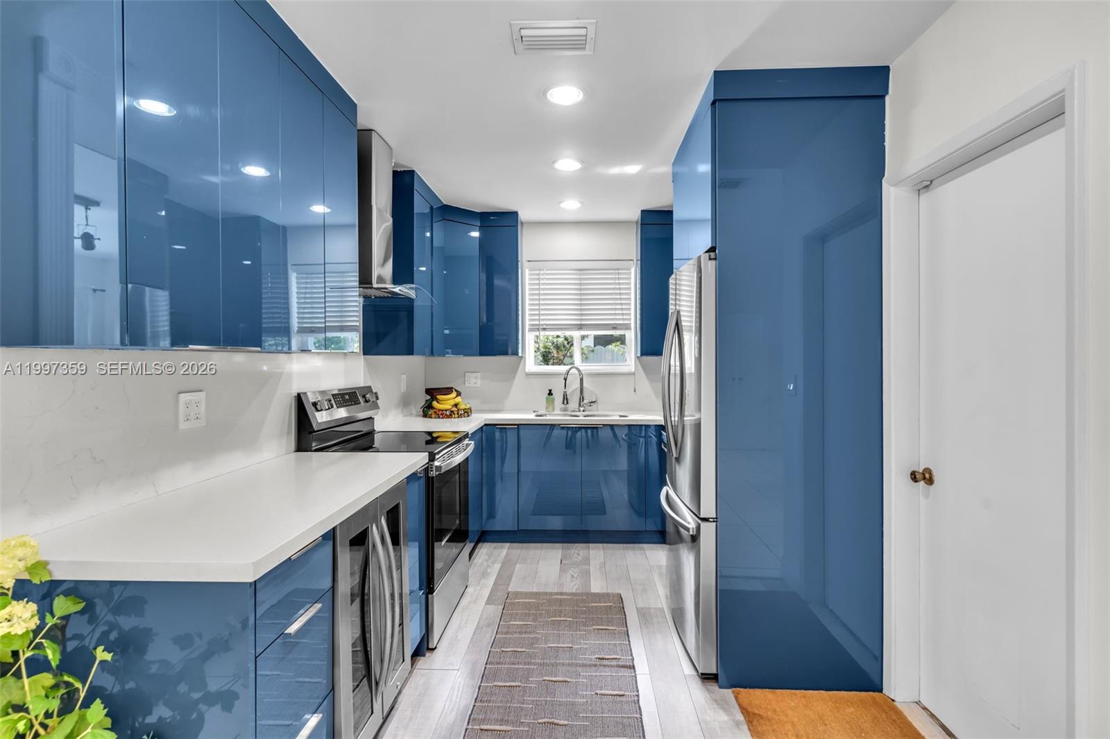 GLENDALE MANOR - Residential