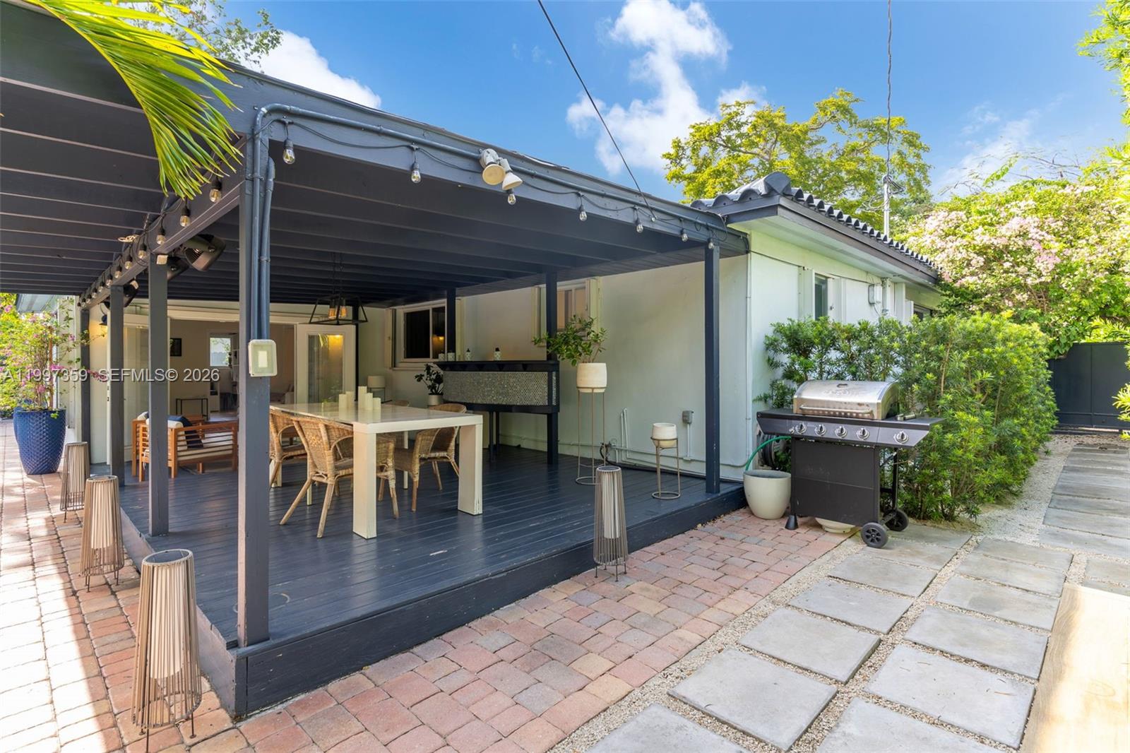 GLENDALE MANOR - Residential