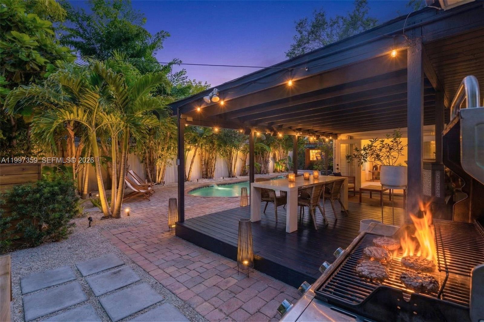 GLENDALE MANOR - Residential