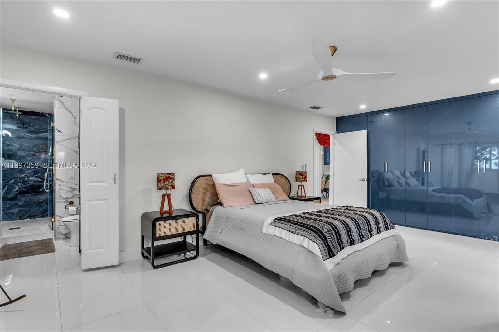 GLENDALE MANOR - Residential