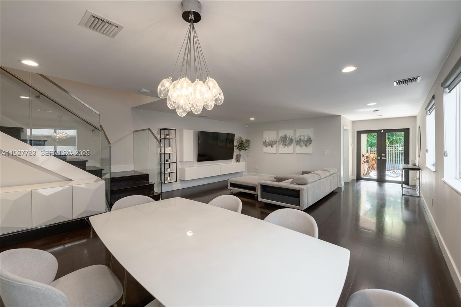 ORANGE POUNDS SUB OF PENT - Residential Lease