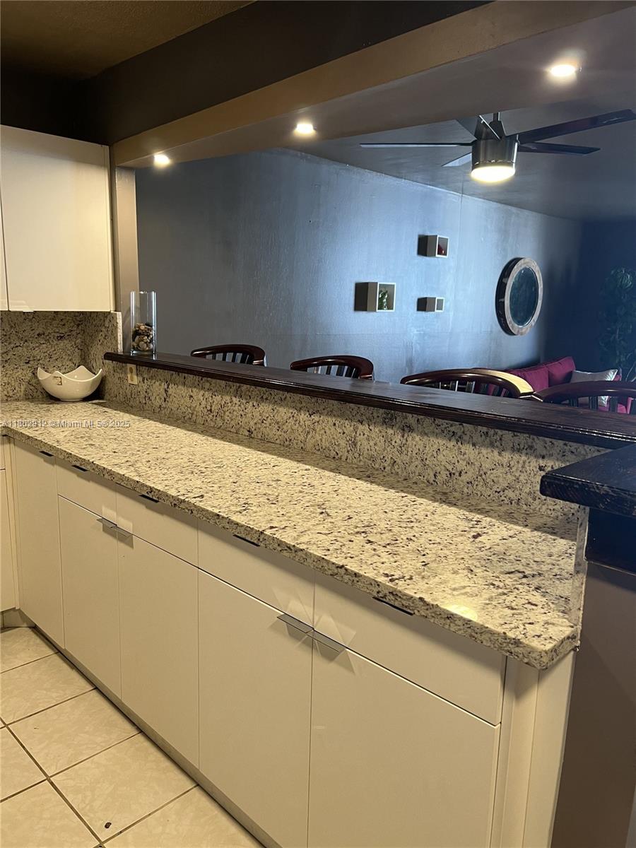 IMPERIAL TOWERS CONDO - Residential