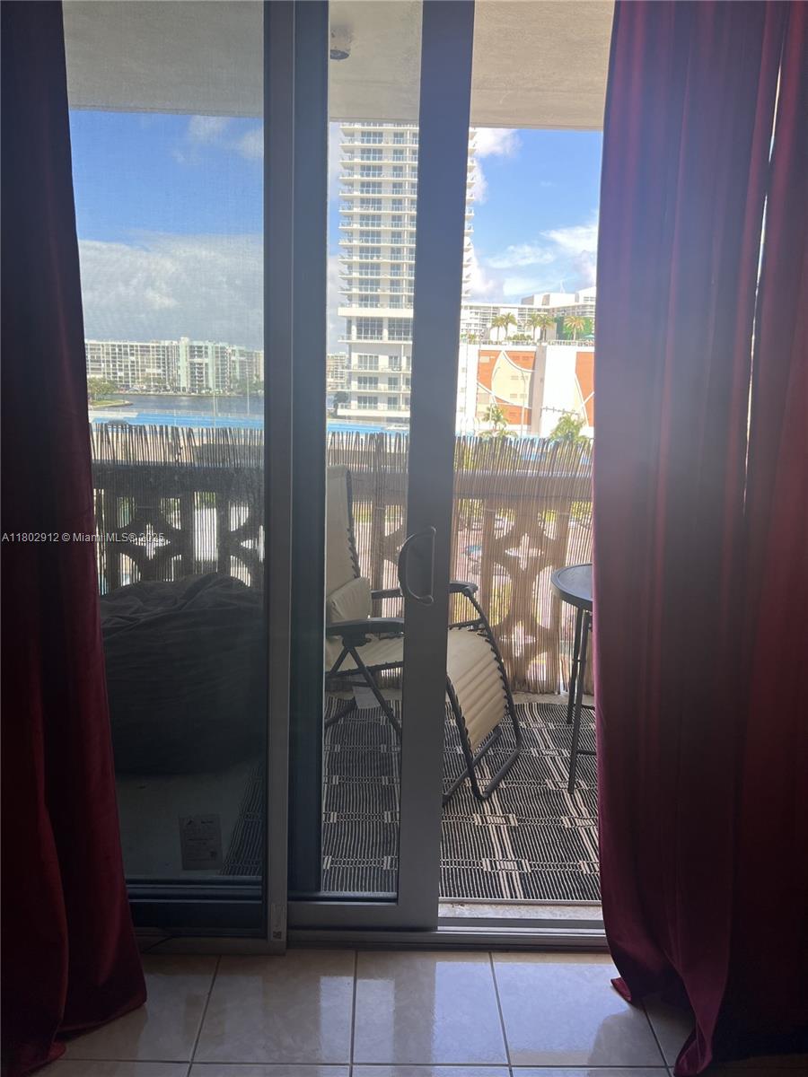 IMPERIAL TOWERS CONDO - Residential