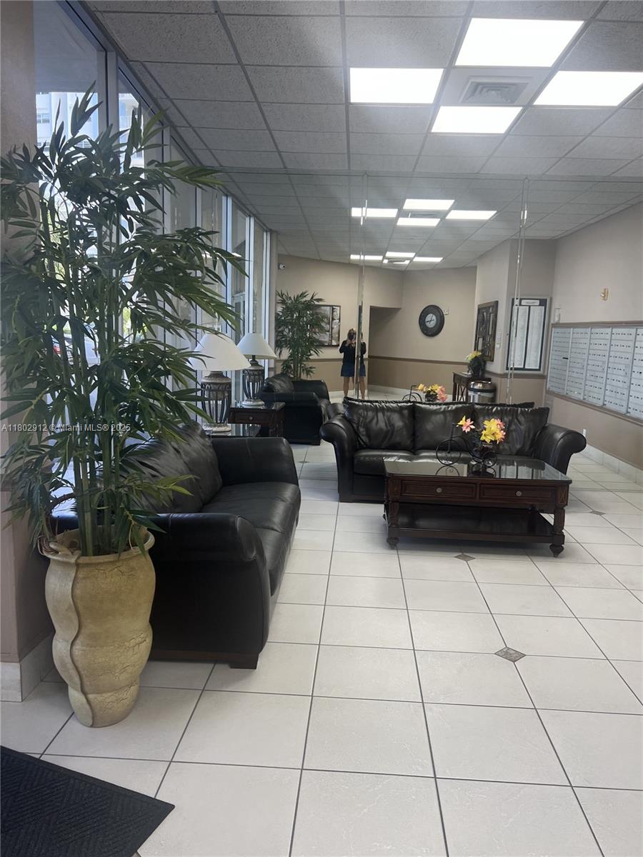 1817 S Ocean Dr 718