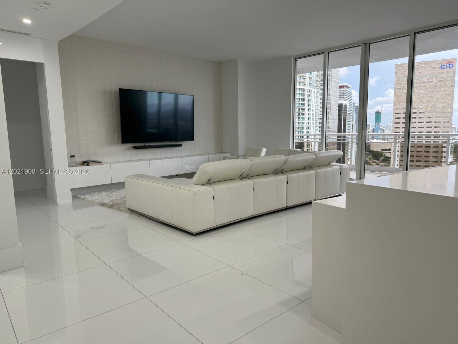 CARBONELL CONDO - Residential