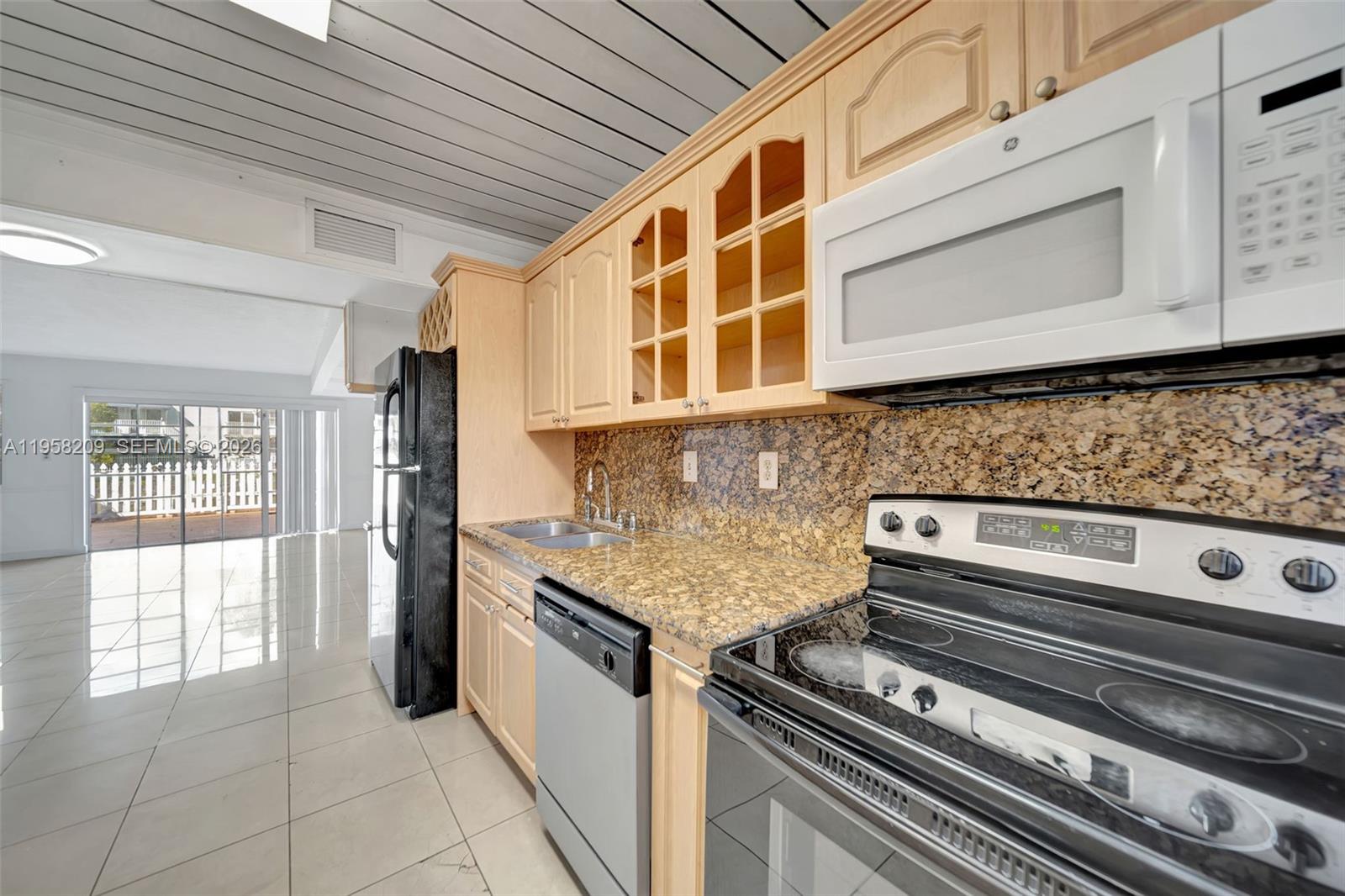 LUDLUM LAKE TOWNHOUSES SE - Residential Lease