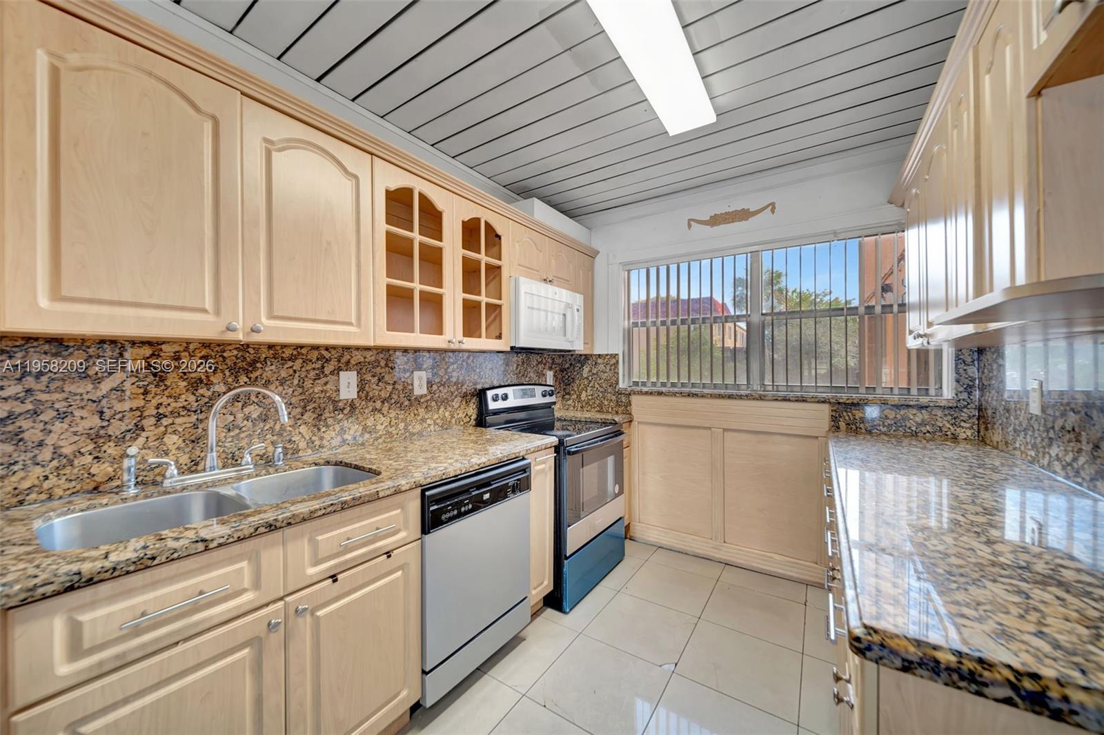 LUDLUM LAKE TOWNHOUSES SE - Residential Lease