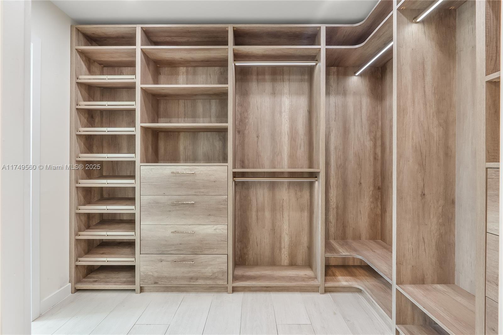 1600 SOUTH BAYSHORE LANE - Residential