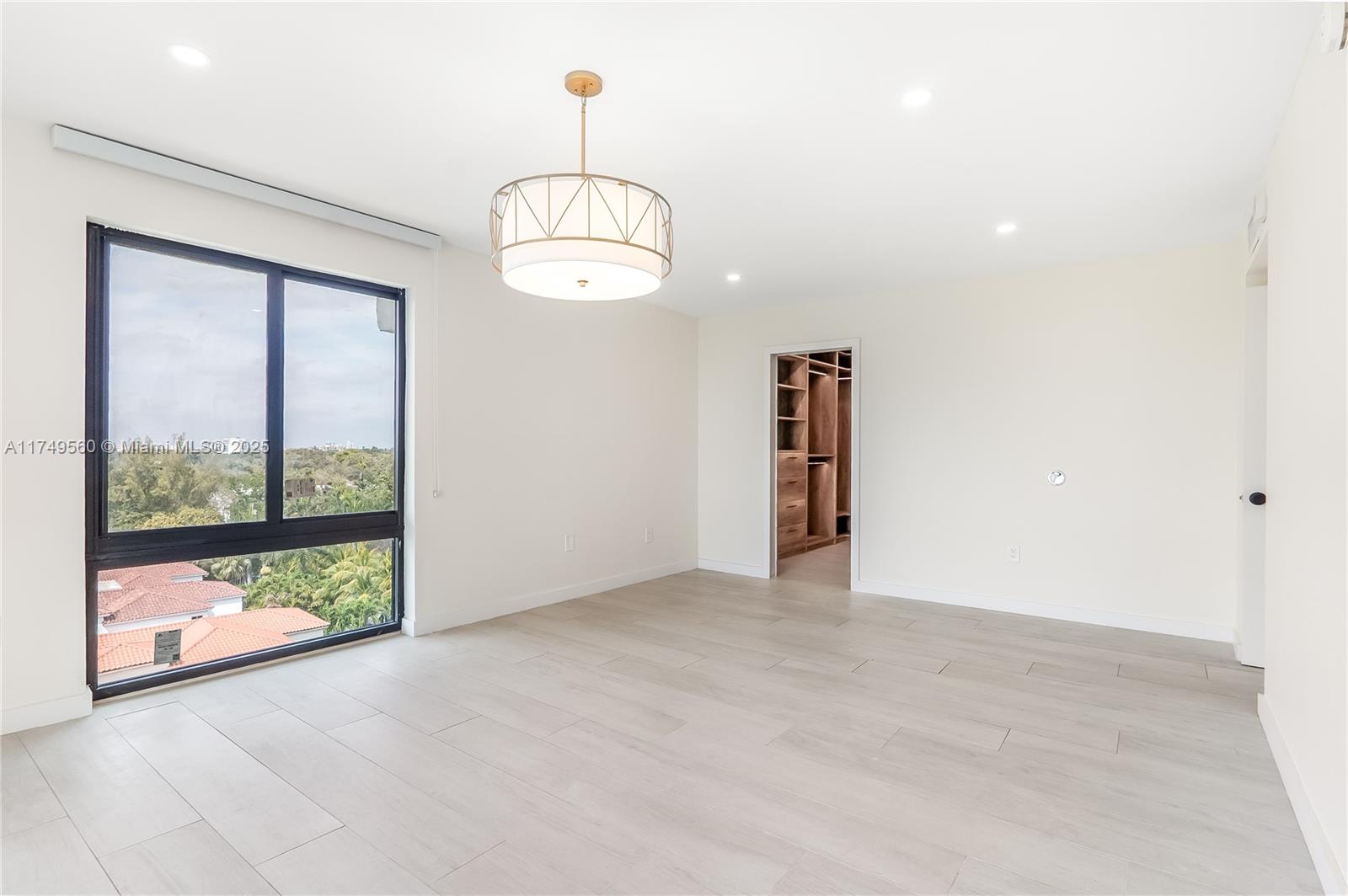 1600 SOUTH BAYSHORE LANE - Residential