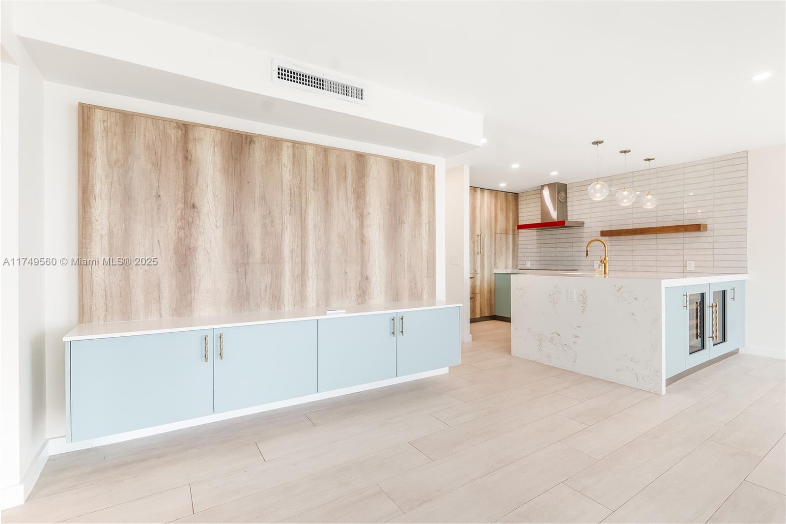 1600 SOUTH BAYSHORE LANE - Residential