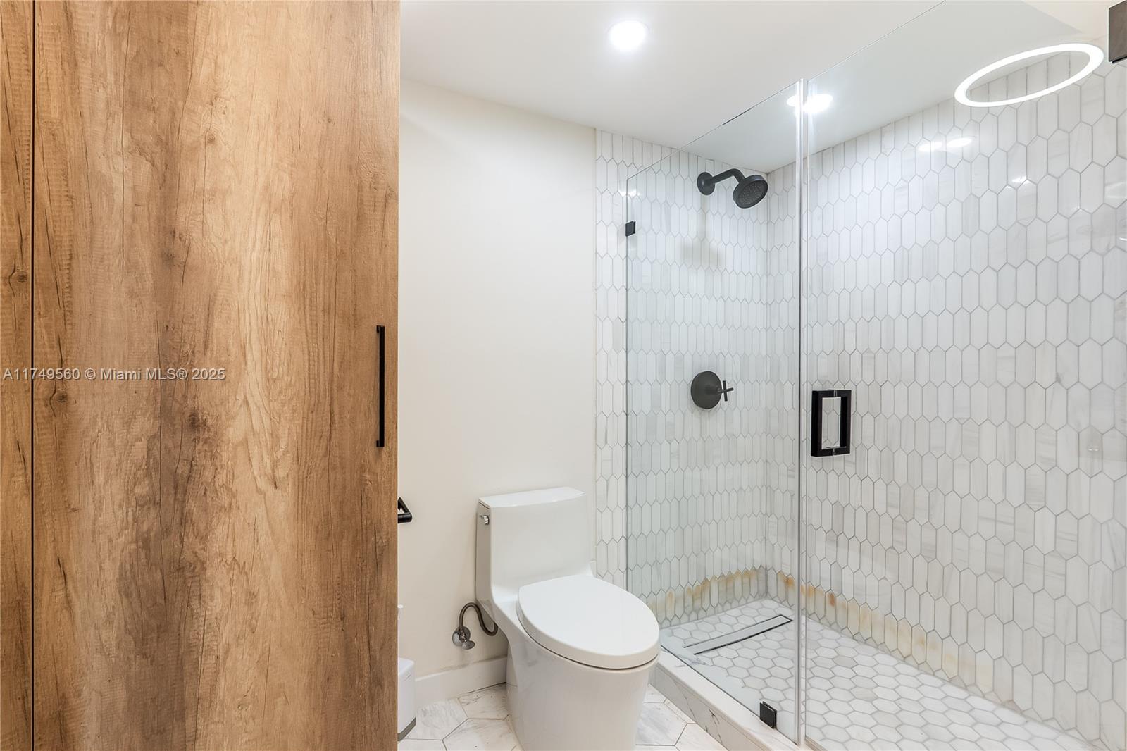 1600 SOUTH BAYSHORE LANE - Residential