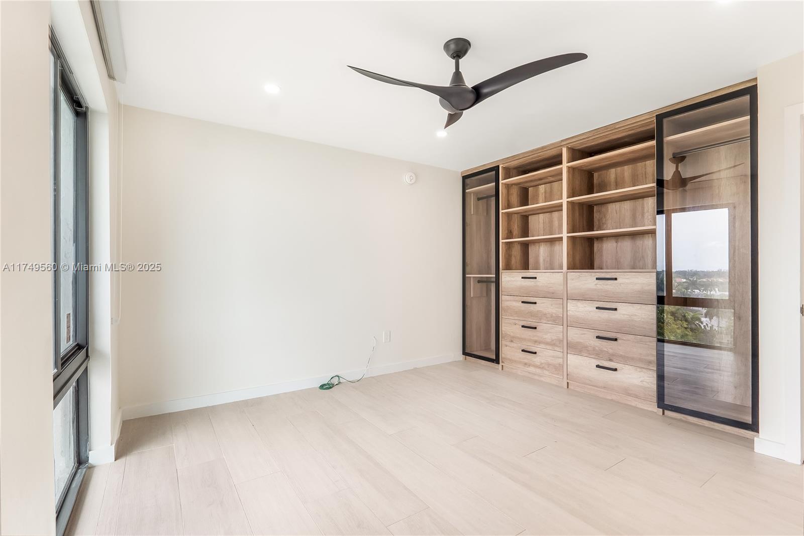 1600 SOUTH BAYSHORE LANE - Residential