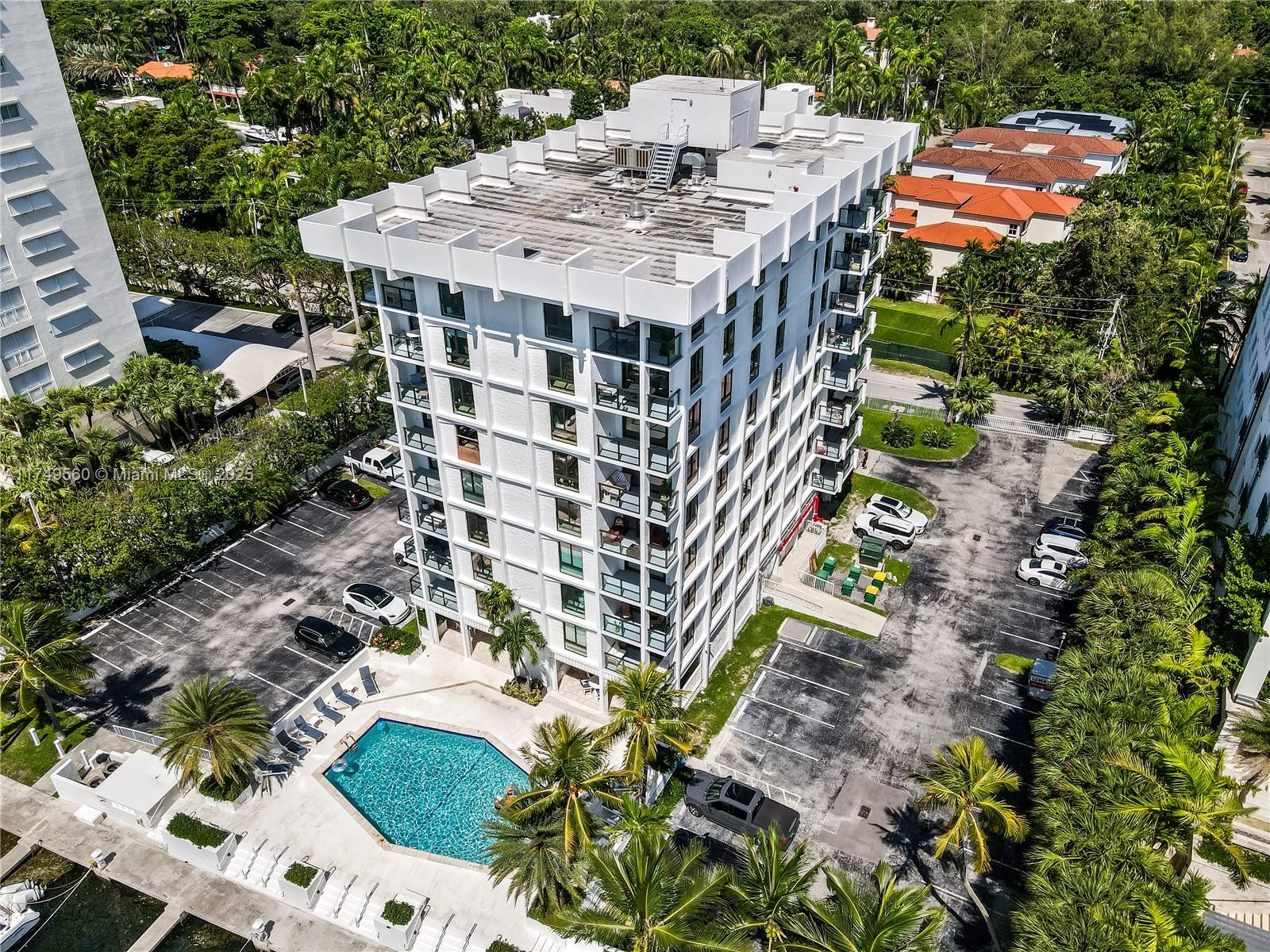 1600 SOUTH BAYSHORE LANE - Residential