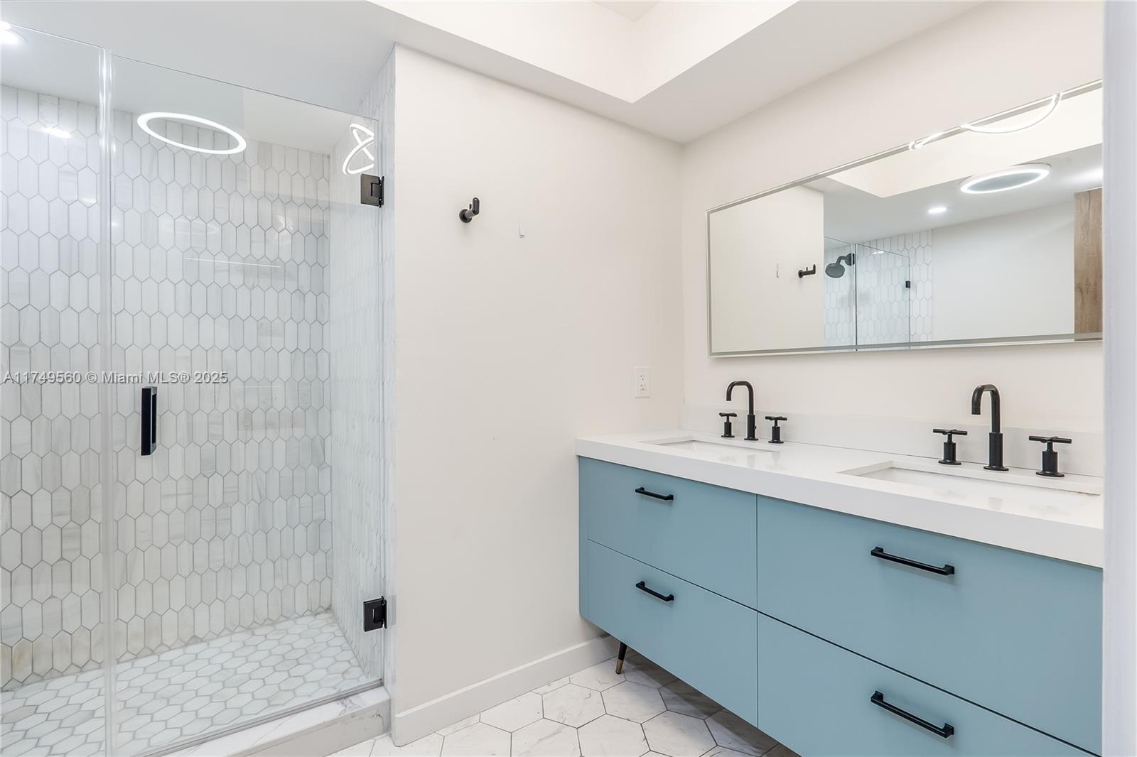 1600 SOUTH BAYSHORE LANE - Residential