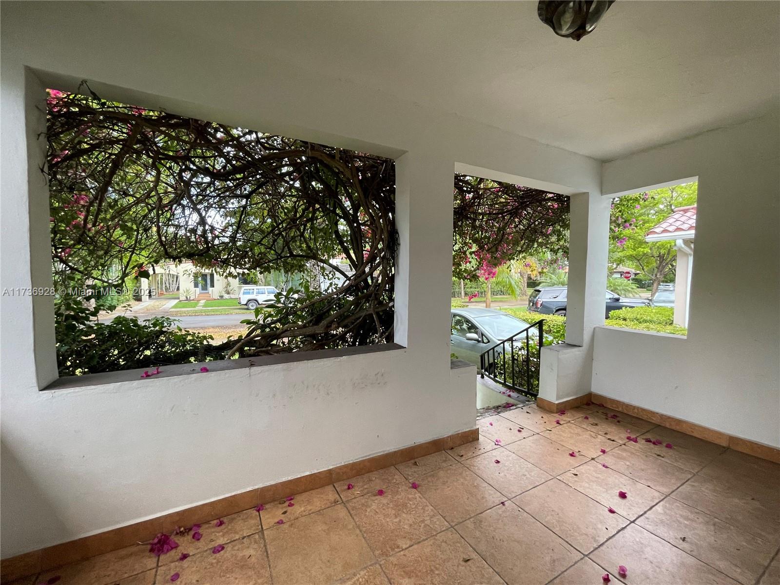 641 Zamora Ave