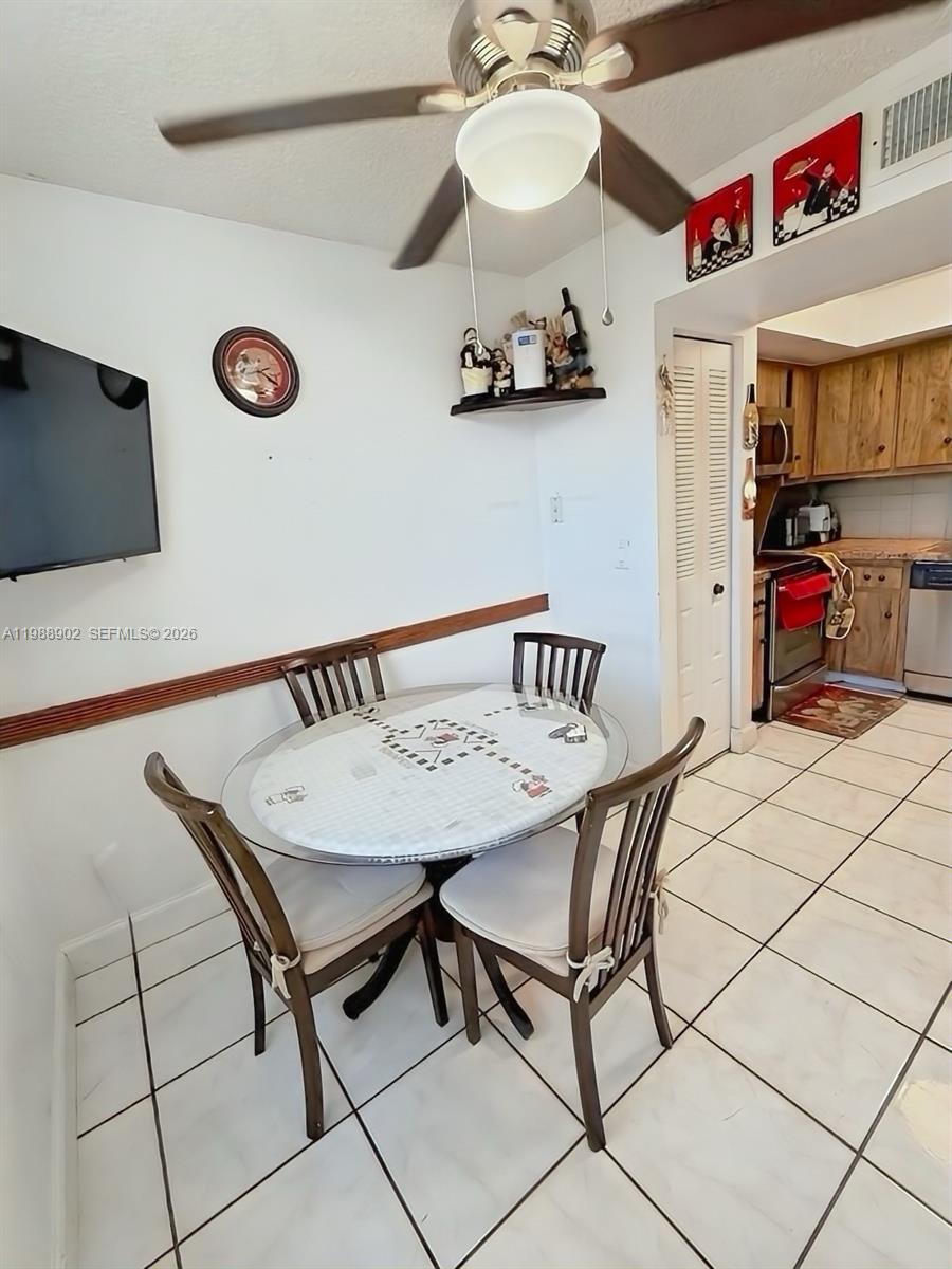 3 OF PALM SPRINGS 1 CONDO - Residential